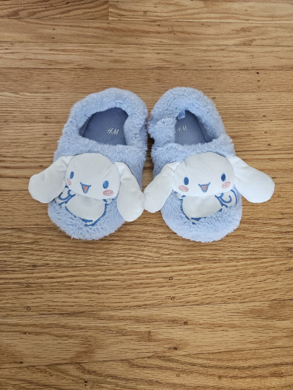 H&M Blue Cinnamoroll Slippers Size 12.5 to 13.5